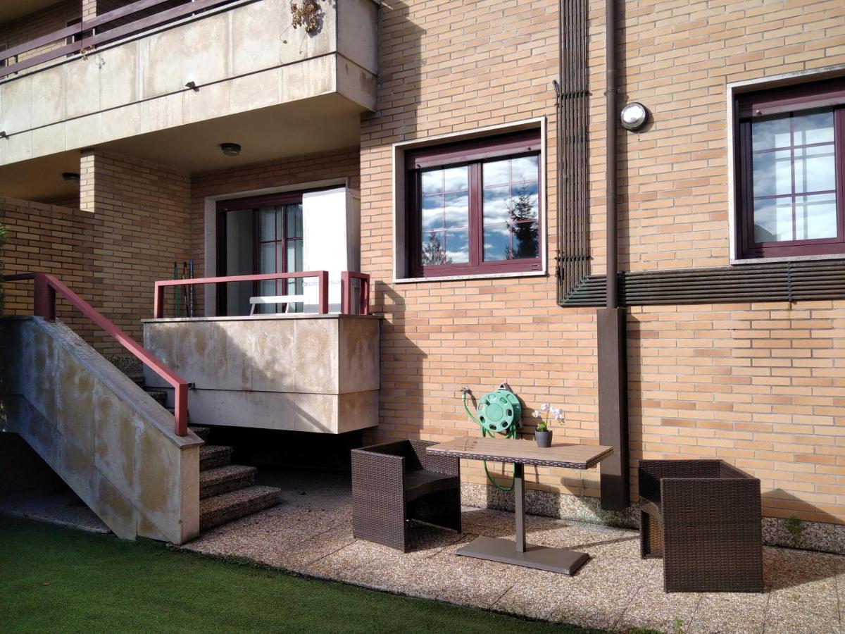 Apartmán Jardines De Vinjoy Oviedo Exteriér fotografie